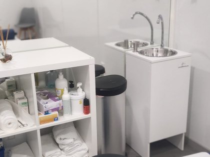 Lavamanos autónomo instalado en cliente